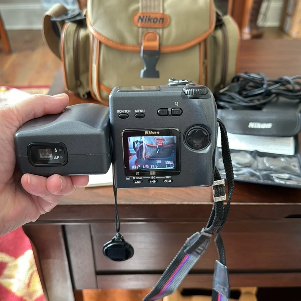 Nikon Coolpix 990 Digital Camera and accessories